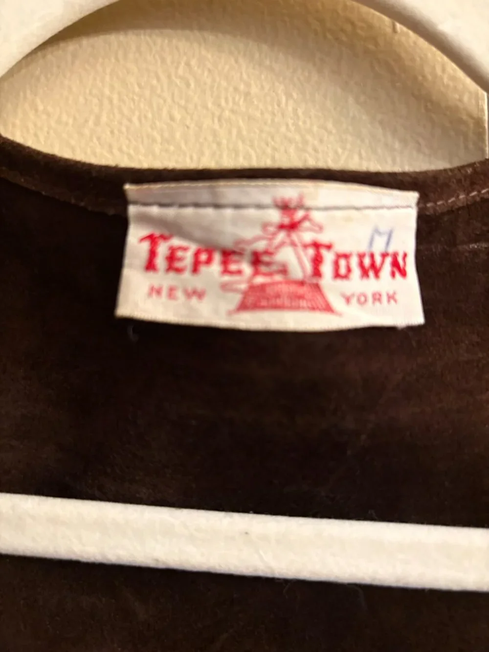 VINTAGE TEPEE TOWN NY FRINGE VEST - Picture 4 of 10